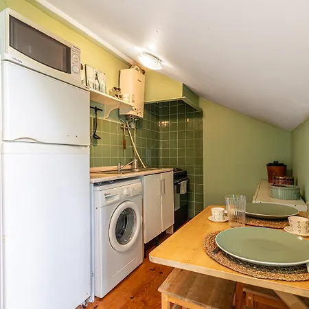 아파트 Third Floor At Graca Neighbourhood 리스본