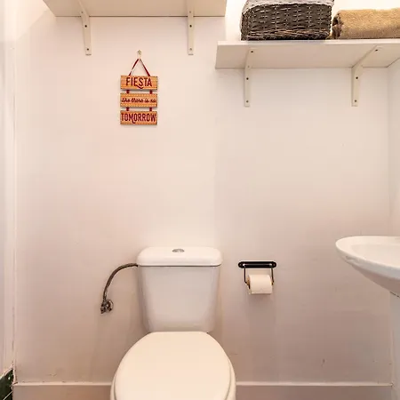 Third Floor At Graca Neighbourhood Apartment *