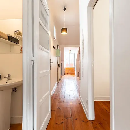 Third Floor At Graca Neighbourhood Apartment